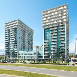  Apartament Beautiful Seaside View - 4 Oceans Premium